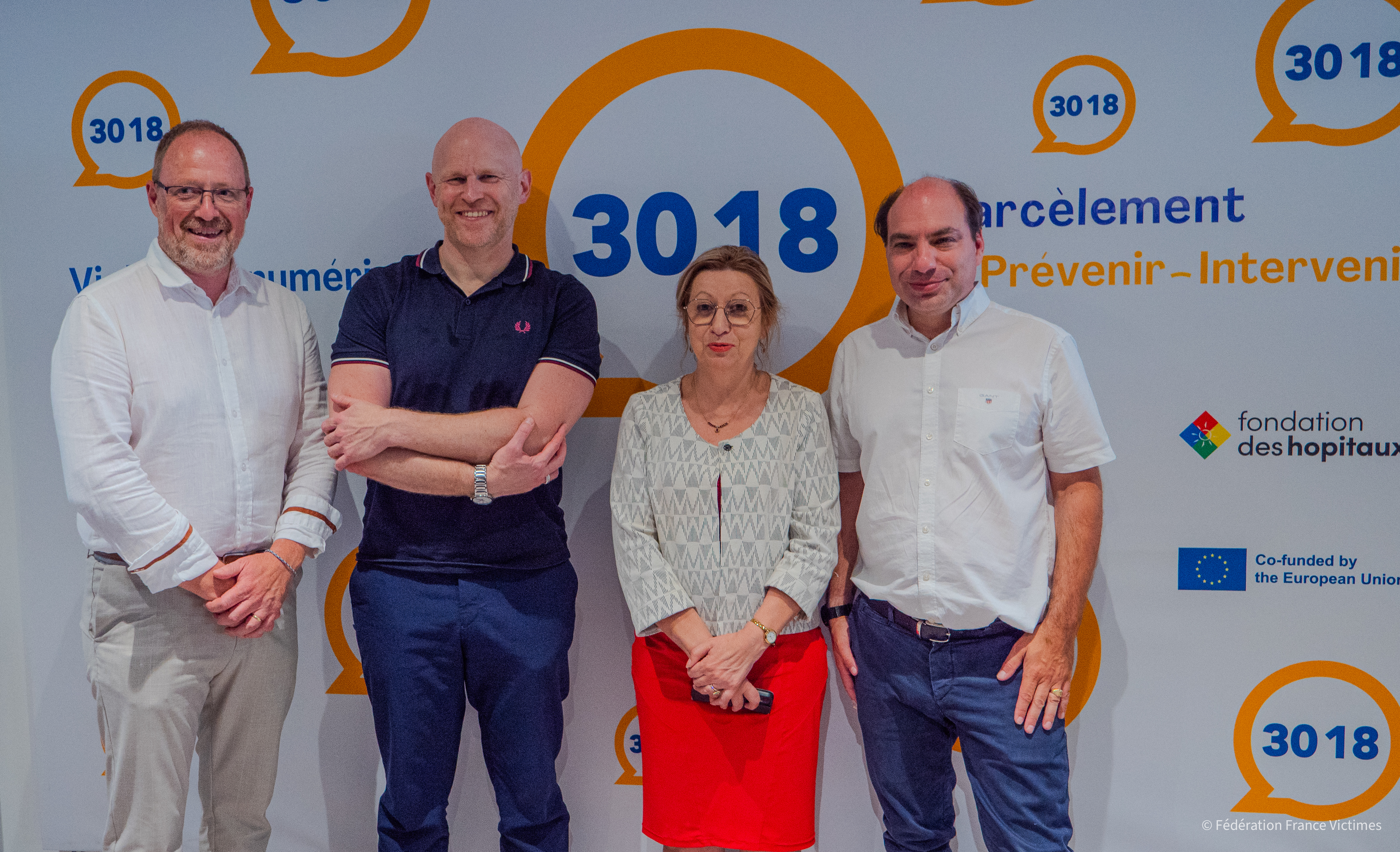 Signature d’une convention entre France Victimes et e-Enfance : un partenariat pour mieux accompagner les jeunes victimes de violences numériques